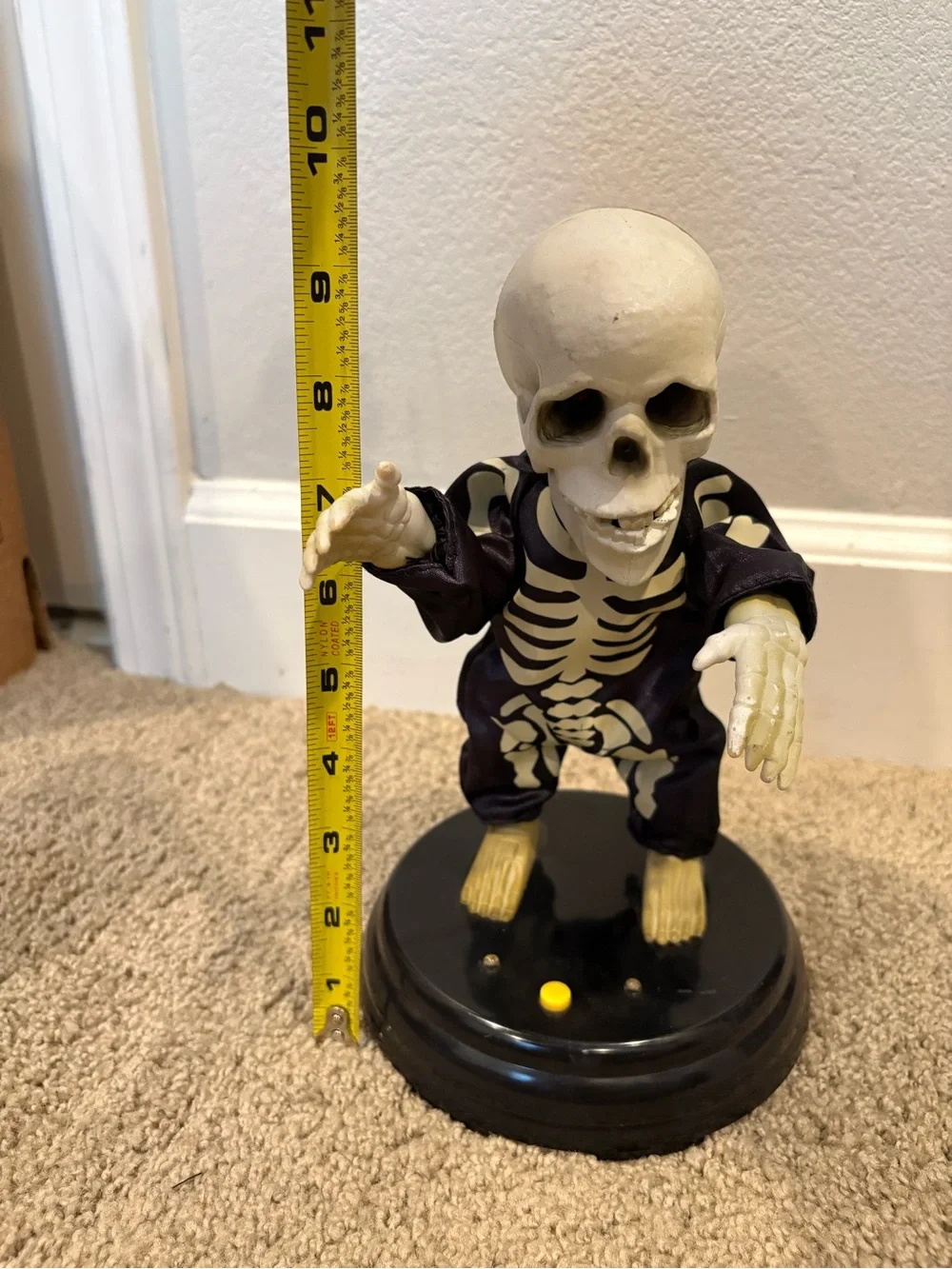 Gemmy Grave Raver Livin La Vida Loca animated dancing skeleton Sings/no movement